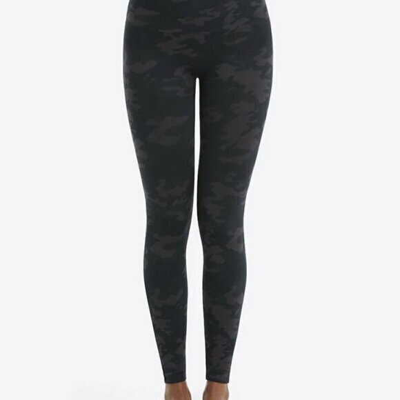 Spanx Look at Me Now Black and Grey‎ Camo Leggings- Size Medium - Picture 1 of 7